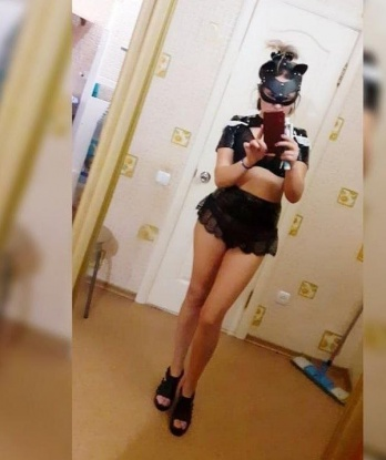 🌟
Я знаю все секреты удовольствия и готова подарить тебе незабываемо прекрасные моменты в Москве. ⚡️
Мои услуги - это настоящий коктейль страсти и нежности.🍸 Сексуальный массаж, фетиш, ролевые игры и многое другое - все это ожидает тебя в моей компании. 💋
Мои отзывы говорят сами за себя: мои клиенты остаются довольными и всегда возвращаются ко мне снова и снова. 🌺
А теперь представь, как я выгляжу - то, что увидишь на фото, чуть приоткроет завесу моей красоты. 😉
Живу я в Москве, и готова удовлетворить тебя в любое время. Не отказывай себе в удовольствии, позвони мне прямо сейчас! 💫 Юлечка